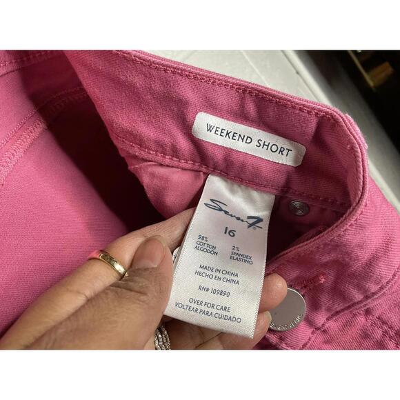 < Seven7 Plus Size Pink “Weekend Short” Size 16 > - Picture 4 of 6